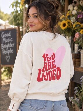 JoyLab Cream Crewneck Sweatshirt with Pink Heart
